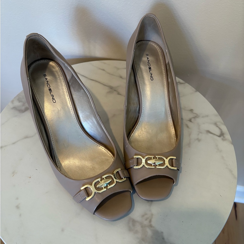 Bandolino Women's Brown Peep-Toe Heels with Gold Accent